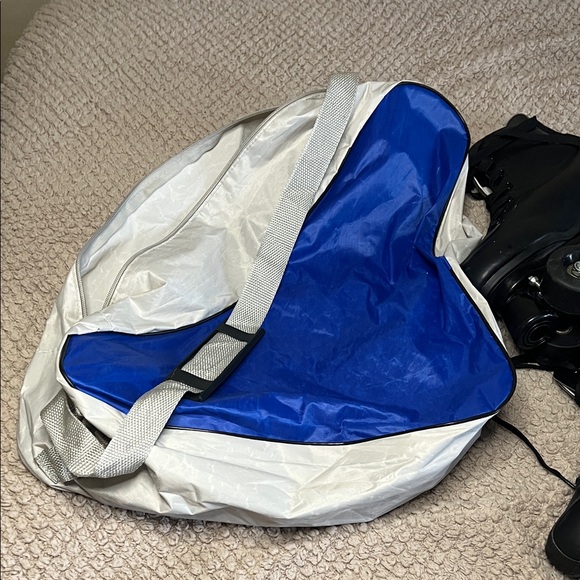 Black Roller Skates w/ Bag - Picture 8 of 9